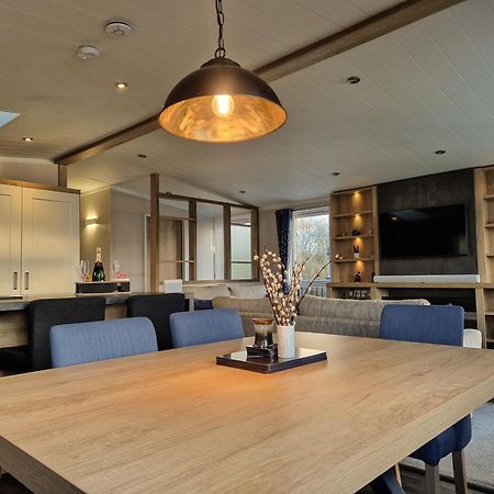 וודהול ספא Hotchkin Lodge מראה חיצוני תמונה