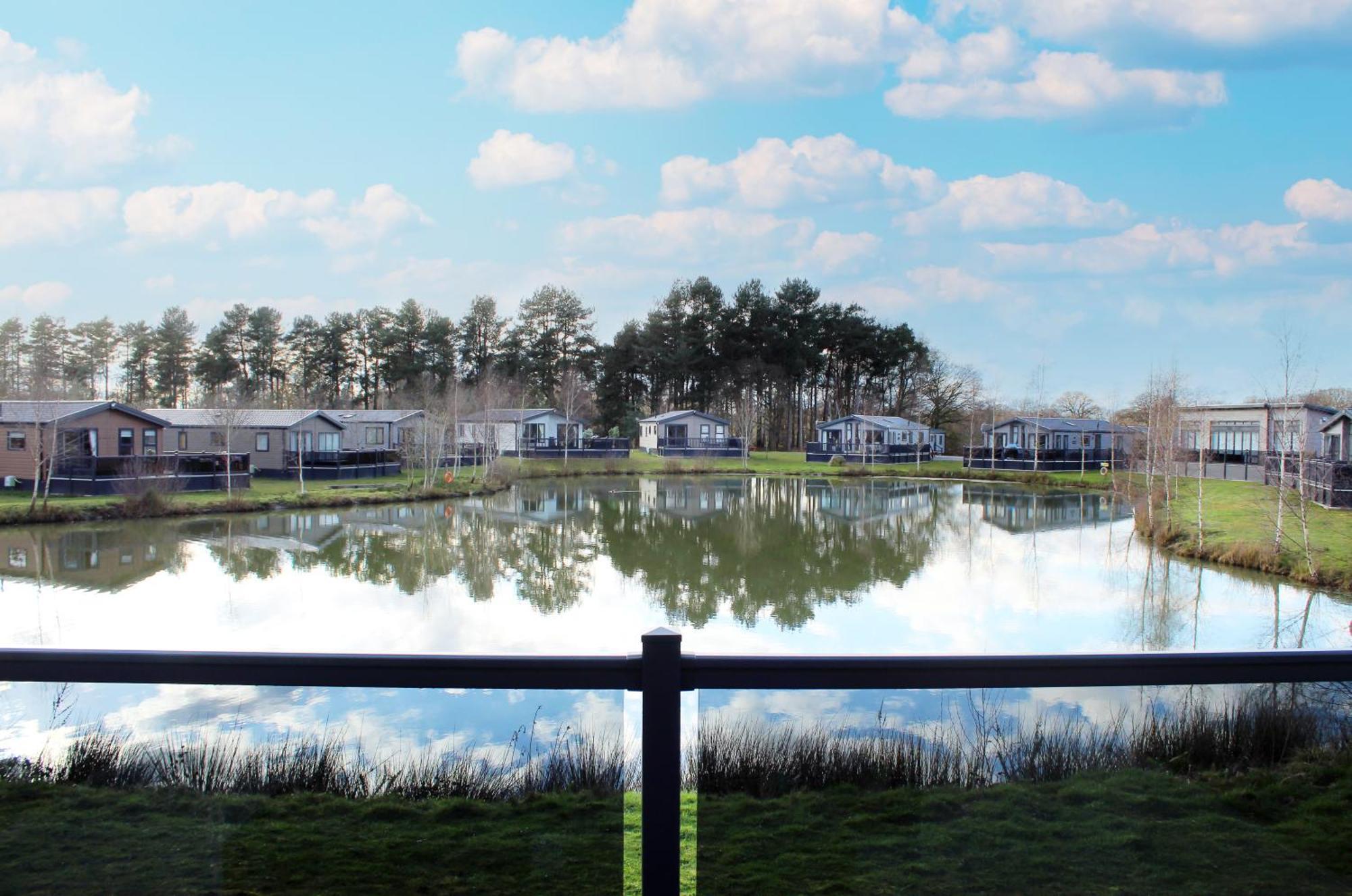 וודהול ספא Hotchkin Lodge מראה חיצוני תמונה